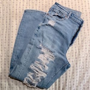American Eagle Ripped Mom Jean Size 12 Stretch